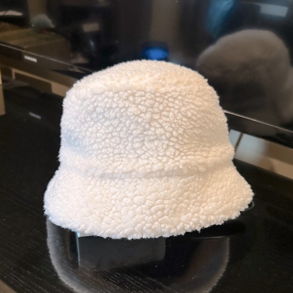 Light Beige Cream Teddy Sherpa Bucket Hat - Picture 3 of 4